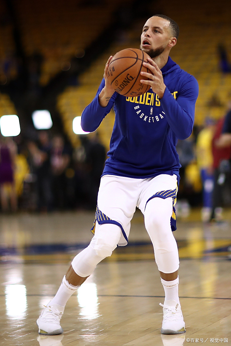 篮球巨星伤愈复出:库里重回勇士首发(库里重回巅峰) 篮球巨星伤愈复出:库里重回勇士首发(库里重回巅峰)