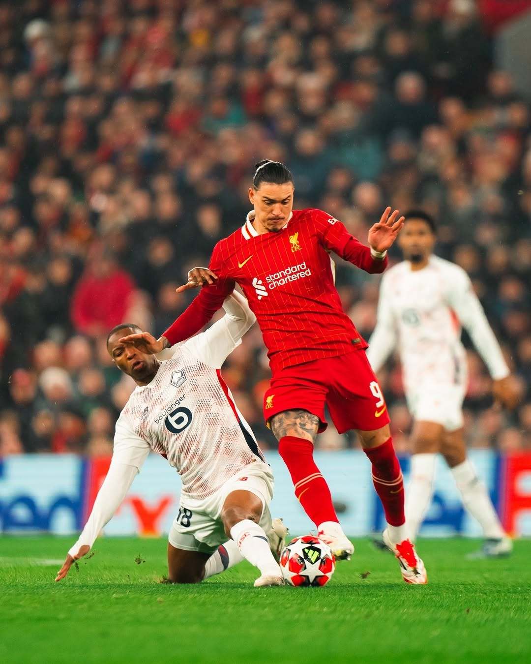 利物浦主场惊险逆转,积分榜再次翻盘(利物浦主场两连败) 利物浦主场惊险逆转,积分榜再次翻盘(利物浦主场两连败)