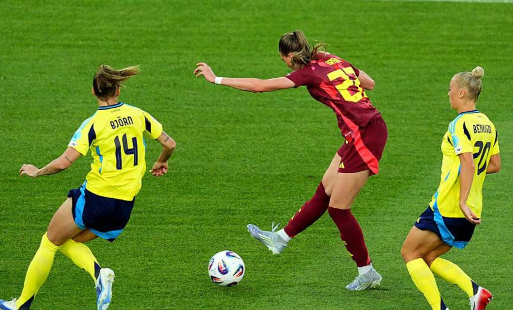 瑞典-力克土耳其，欧洲杯小组战中获得重要胜利