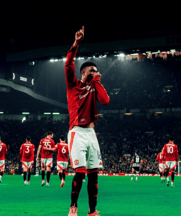 关于目标胜利！曼联全队发挥出色战胜对手取得胜利的信息